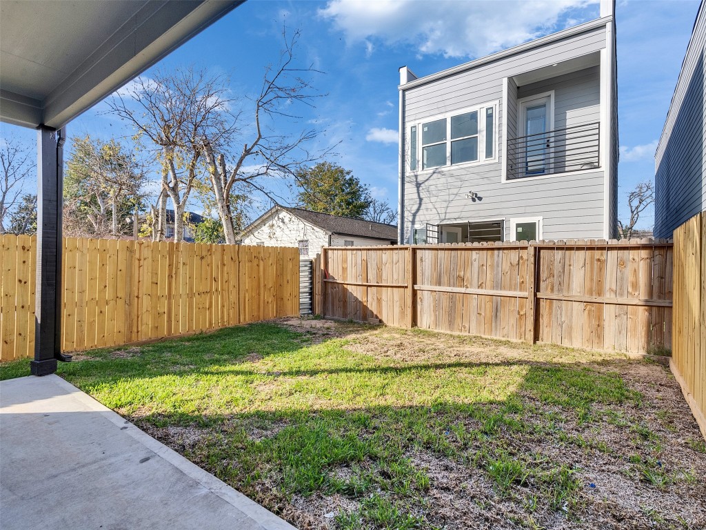 4421 Reed Road, Unit A AND B Houston, TX 77051 - Photo 30 of 39 Patio