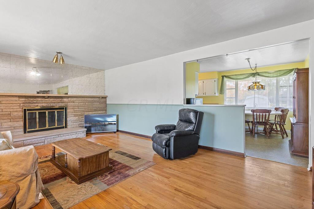3054 Westwick Road Columbus, OH 43232 - Photo 4 of 37 7G5A3081