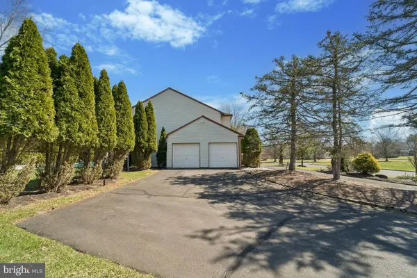 $1,190,000 | 137 Briarwood Drive, Holland, PA 18966