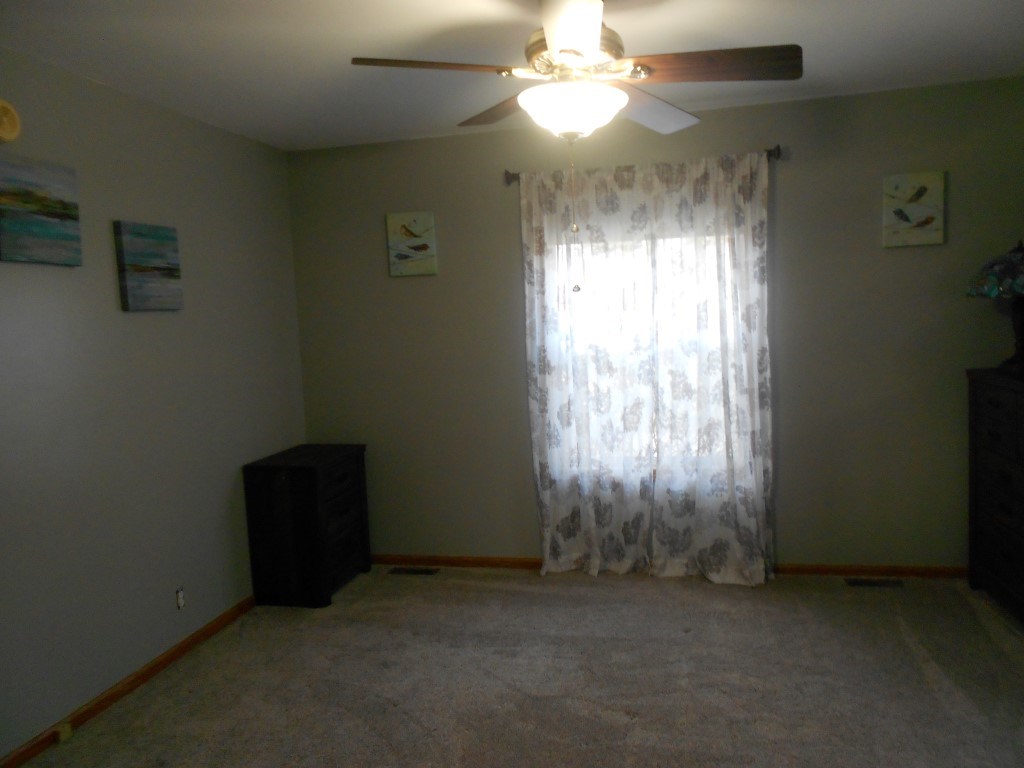 730 South Rich Road Ithaca, MI 48847 - Photo 11 of 20 1855719-10.JPG