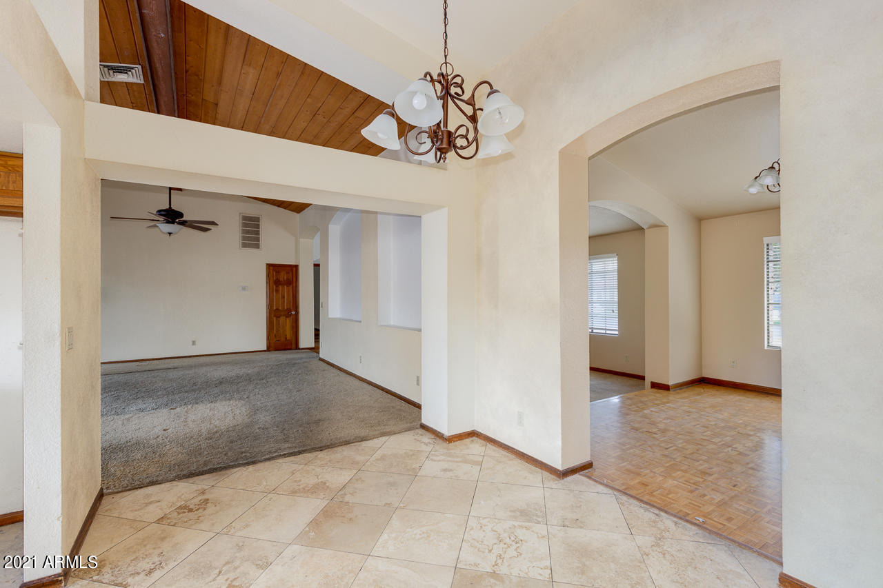 32 North Riata Street Gilbert, AZ 85234 - Photo 11 of 38 11-Riata