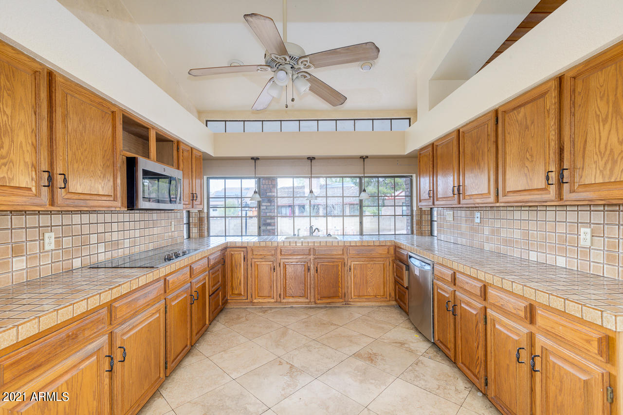32 North Riata Street Gilbert, AZ 85234 - Photo 15 of 38 15-Riata