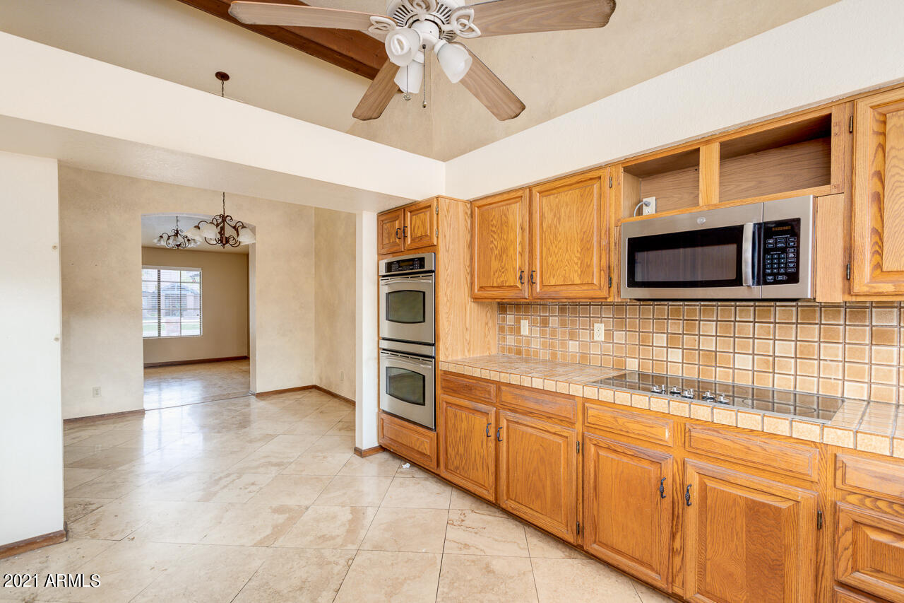 32 North Riata Street Gilbert, AZ 85234 - Photo 16 of 38 16-Riata