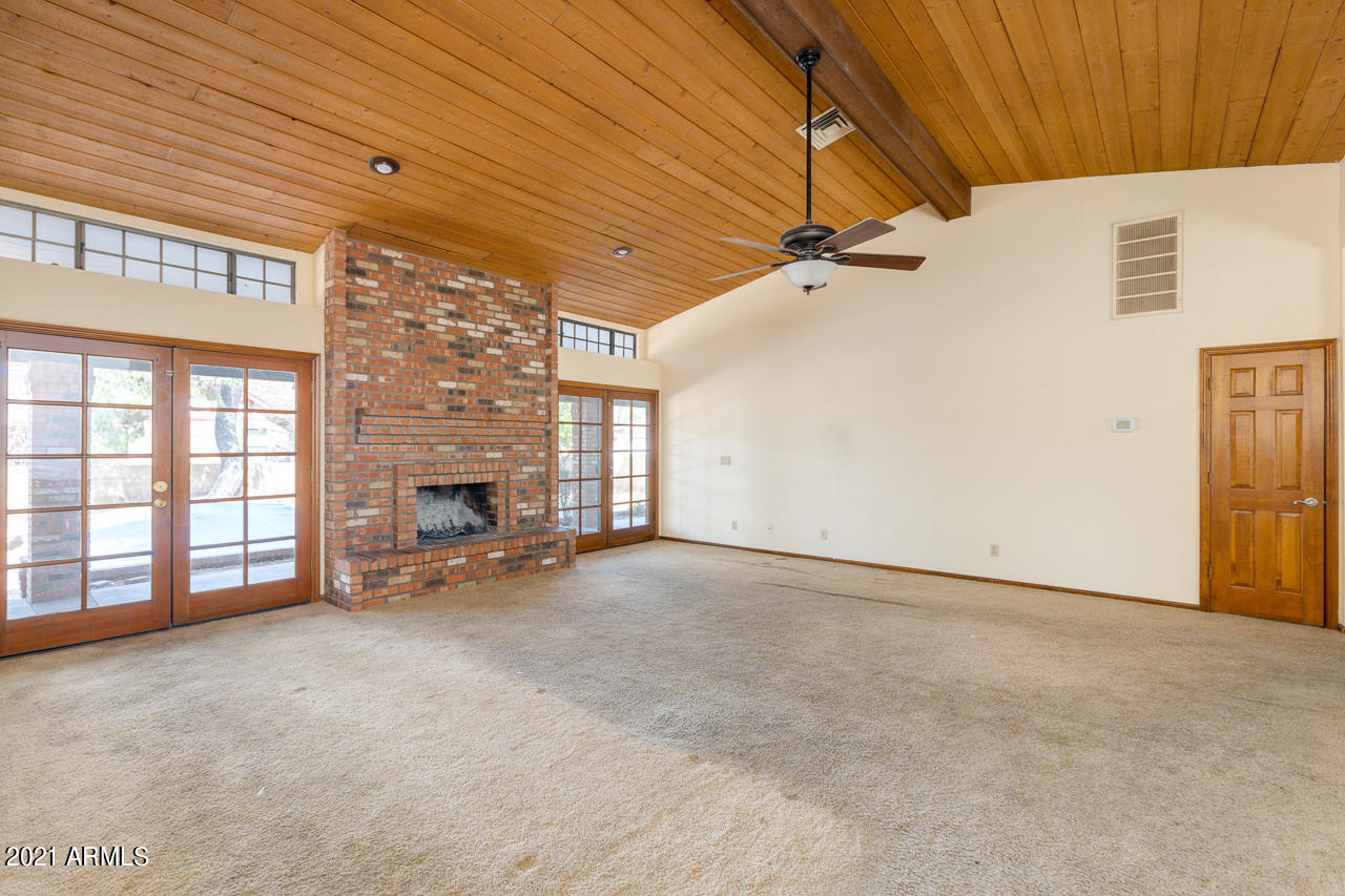 32 North Riata Street Gilbert, AZ 85234 - Photo 9 of 38 09-Riata