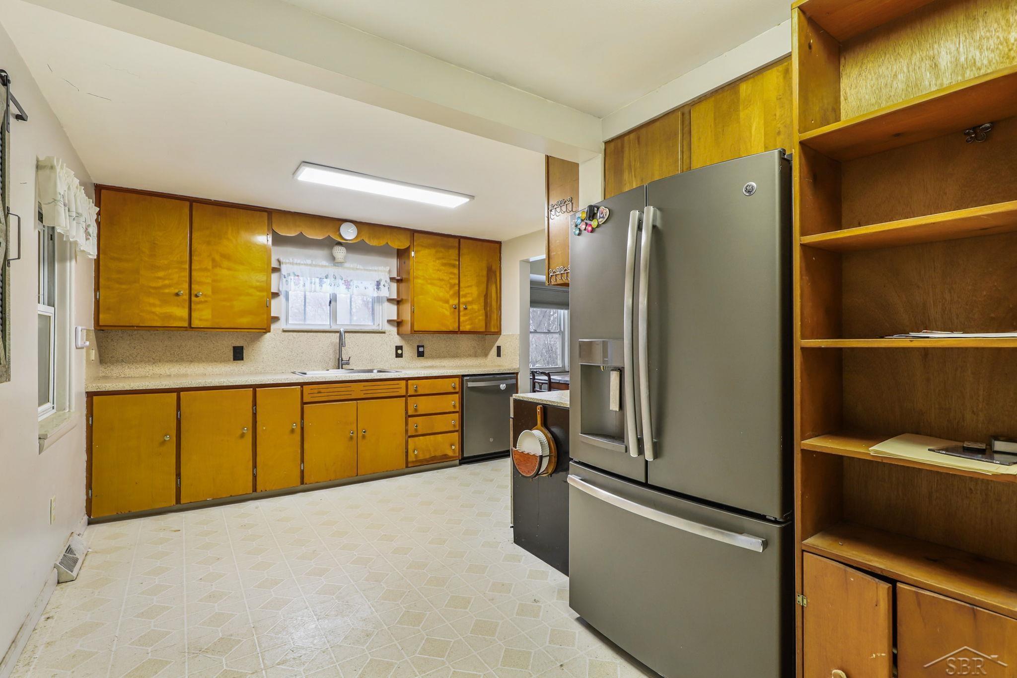 6325 Becker Road Saginaw, MI 48601 - Photo 11 of 47 50098435-10.JPG