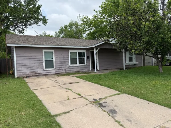 $1,550 | 532 Northwest King Street, Burleson, TX 76028