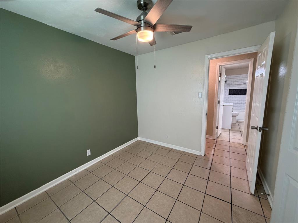 532 Northwest King Street Burleson, TX 76028 - Photo 13 of 17 a view of an empty room