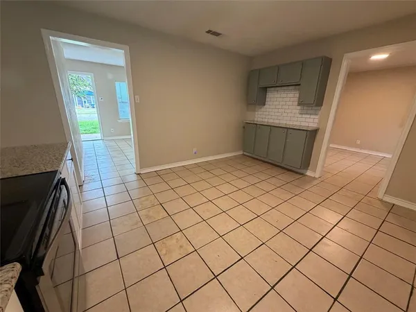 $1,550 | 532 Northwest King Street, Burleson, TX 76028