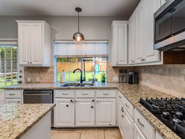 $3,995 | 5847 Back Bay Lane, Austin, TX 78739