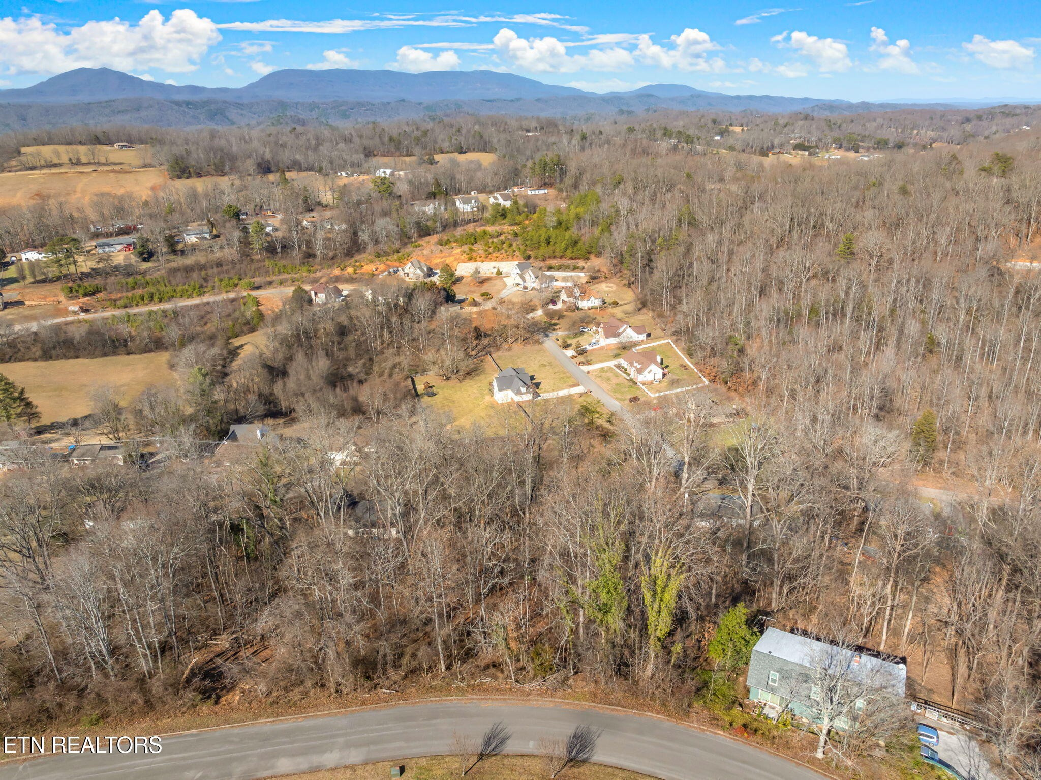 48 Orchard Knob Road Clinton, TN 37716 - Photo 5 of 29 Gallery Image 5