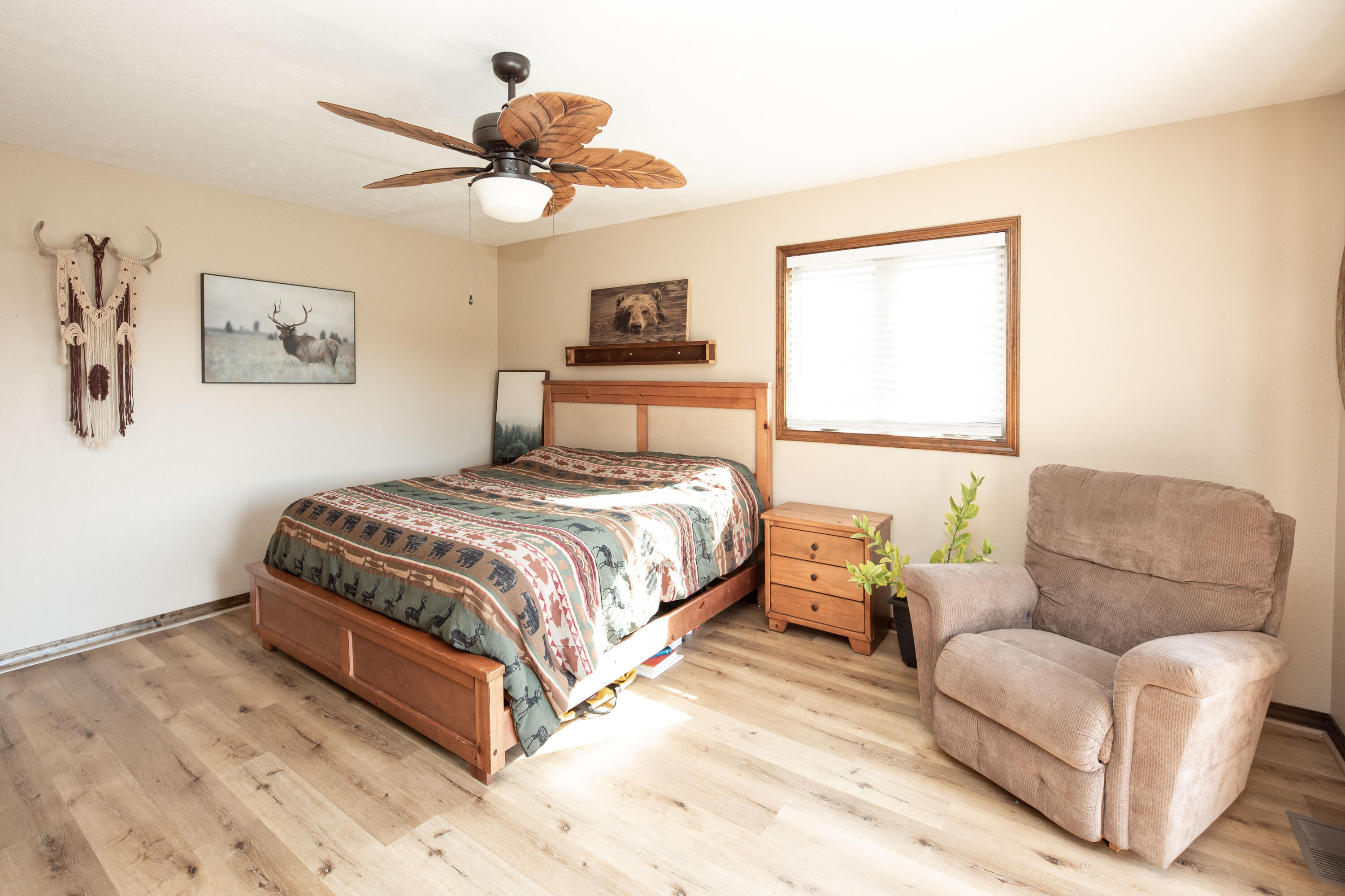1506 Meadowview Road Galena, MO 65656 - Photo 21 of 31 Master bedroom 1
