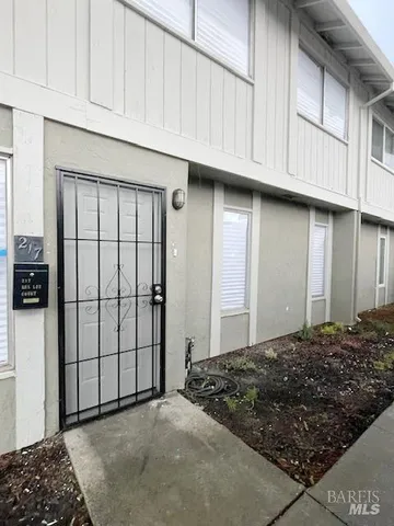 $289,900 | 217 Del Luz Court, Fairfield, CA 94533