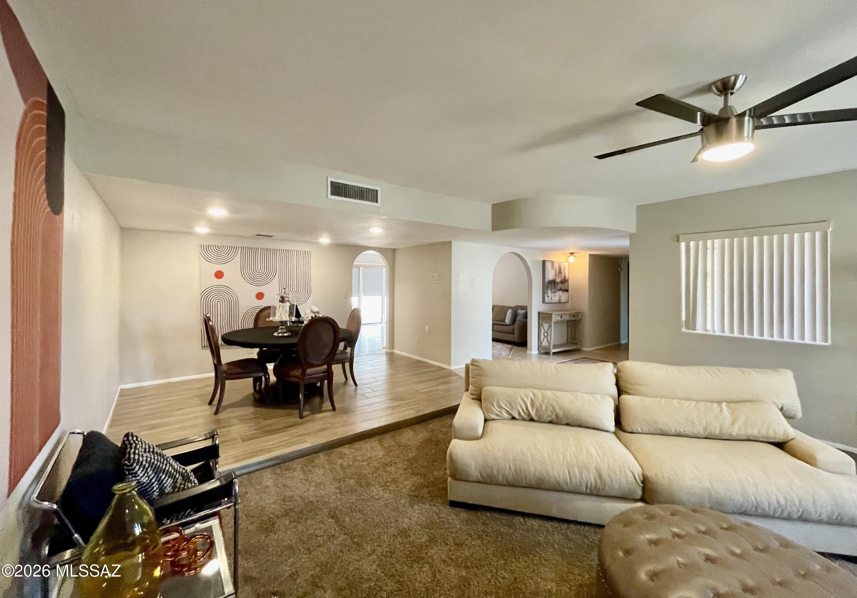 2434 North Shade Tree Circle Tucson, AZ 85715 - Photo 11 of 20 living room