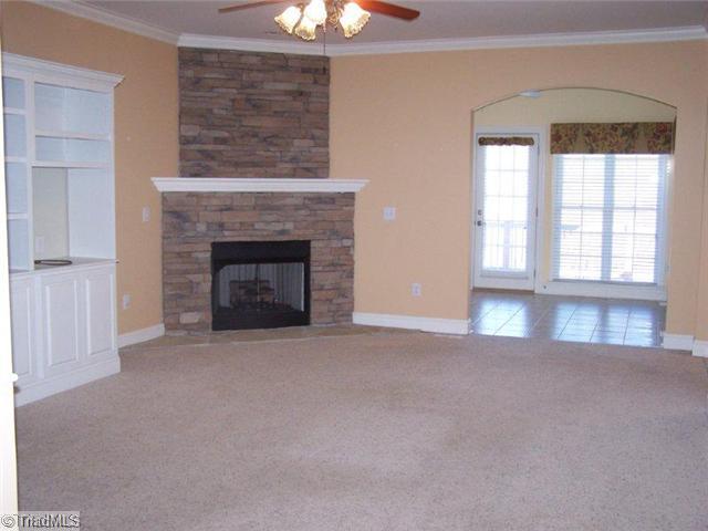 2423 Addison Boulevard High Point, NC 27262 - Photo 4 of 16 Living Room.