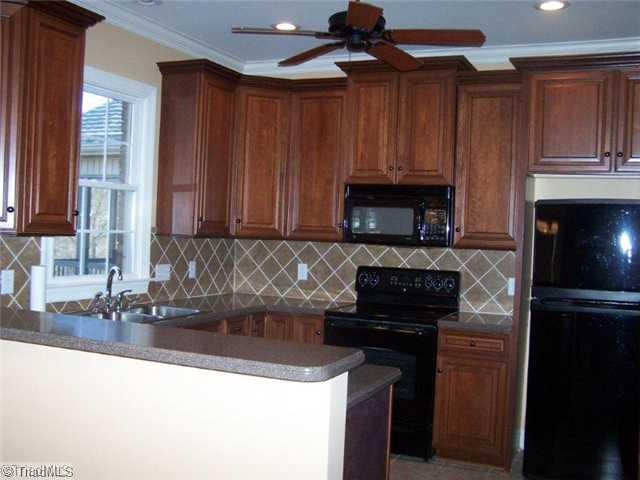 2423 Addison Boulevard High Point, NC 27262 - Photo 5 of 16 Kitchen.