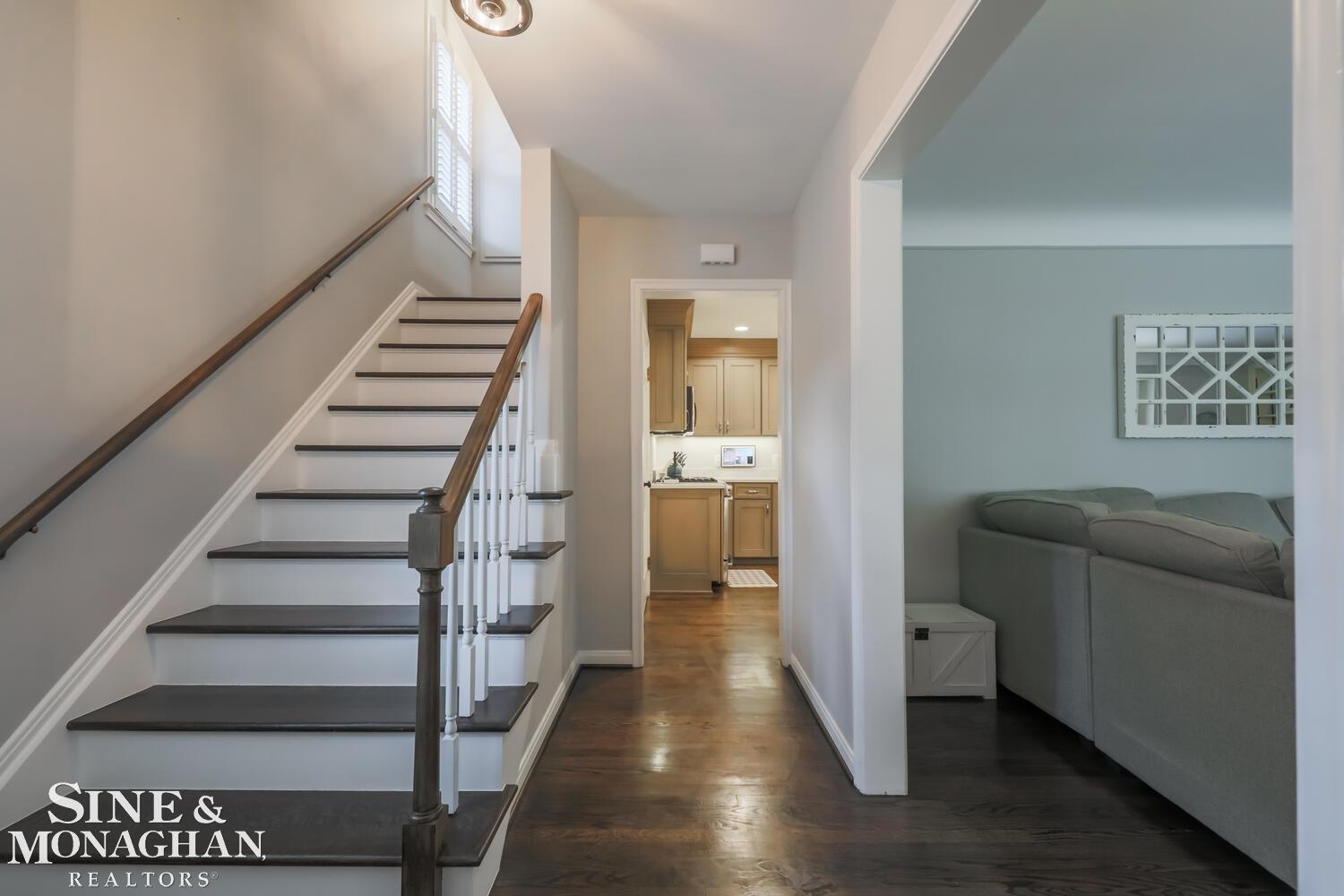 151 Ridgemont Road Grosse Pointe, MI 48236 - Photo 17 of 30 Stairway