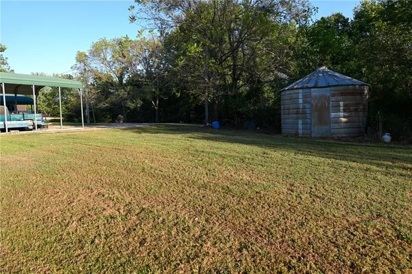 $215,000 | 9351 South 2700th Road, Harwood, MO 64750