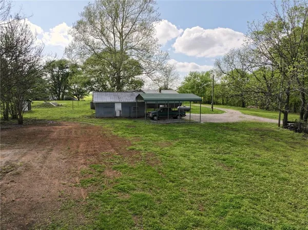 $215,000 | 9351 South 2700th Road, Harwood, MO 64750