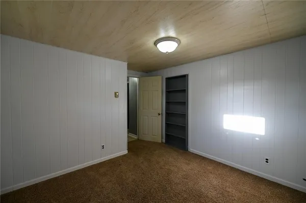 $215,000 | 9351 South 2700th Road, Harwood, MO 64750