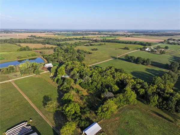$215,000 | 9351 South 2700th Road, Harwood, MO 64750
