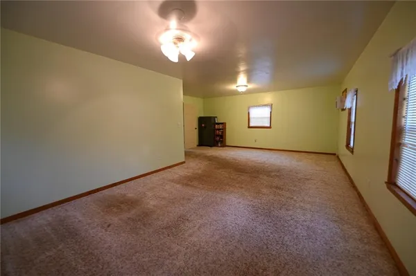 $215,000 | 9351 South 2700th Road, Harwood, MO 64750