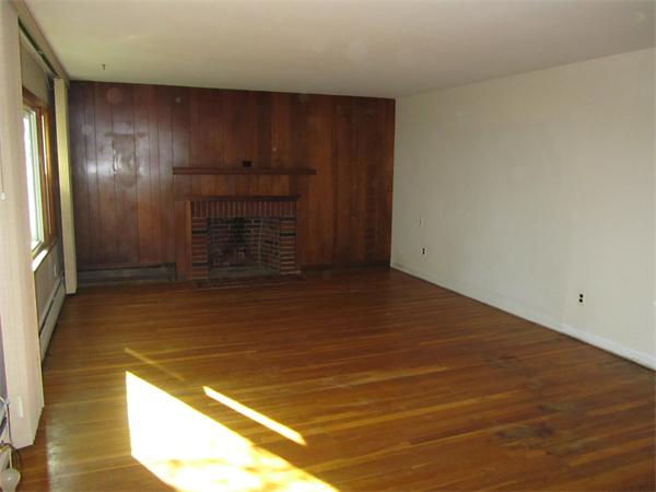 18 Glen Road Topsfield, MA 01983 - Photo 3 of 16 Gallery Image 3