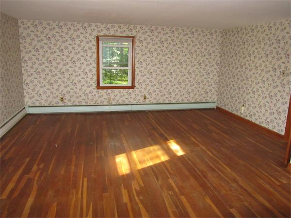 18 Glen Road Topsfield, MA 01983 - Photo 10 of 16 Gallery Image 10