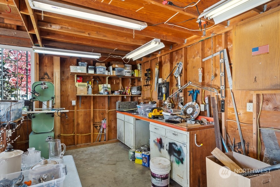 2007 Park Enumclaw Wa 98022 Enumclaw, WA 98022 - Photo 27 of 34