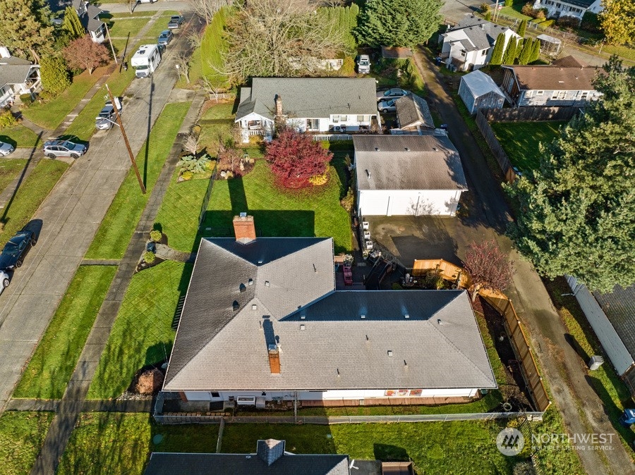 2007 Park Enumclaw Wa 98022 Enumclaw, WA 98022 - Photo 32 of 34 an aerial view of a house with a garden