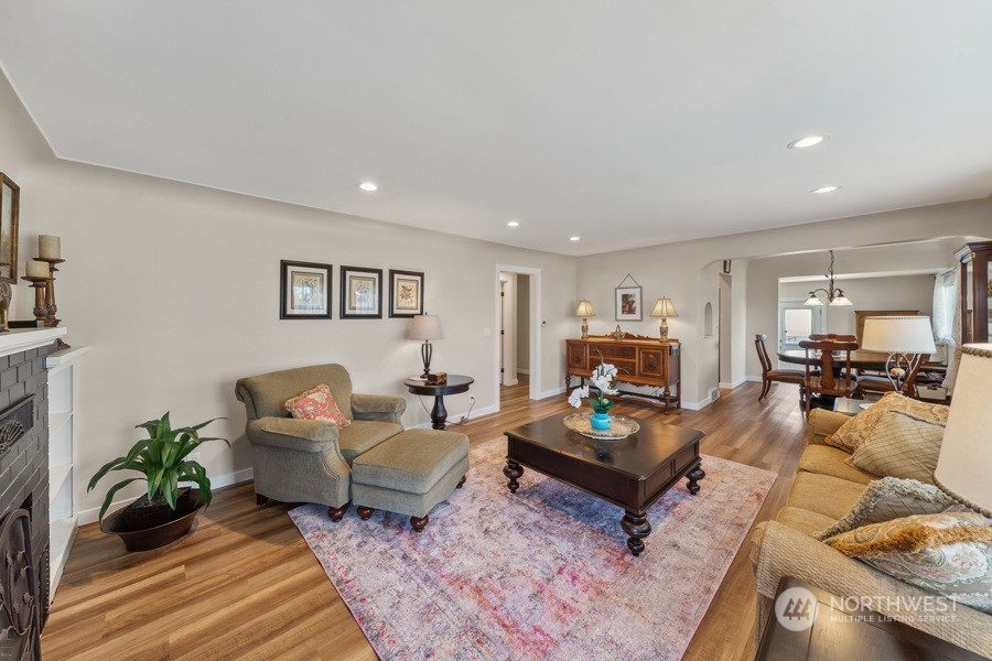 2007 Park Enumclaw Wa 98022 Enumclaw, WA 98022 - Photo 5 of 34 a living room with furniture and a wooden floor