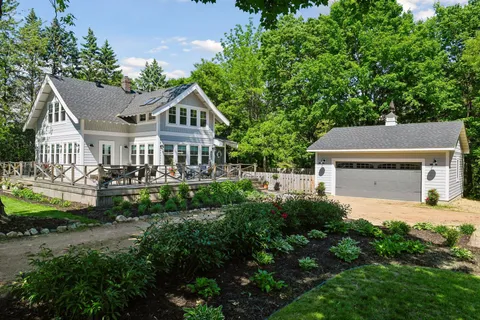 $750,000 | 5685 Howards Point Road, Excelsior, MN 55331