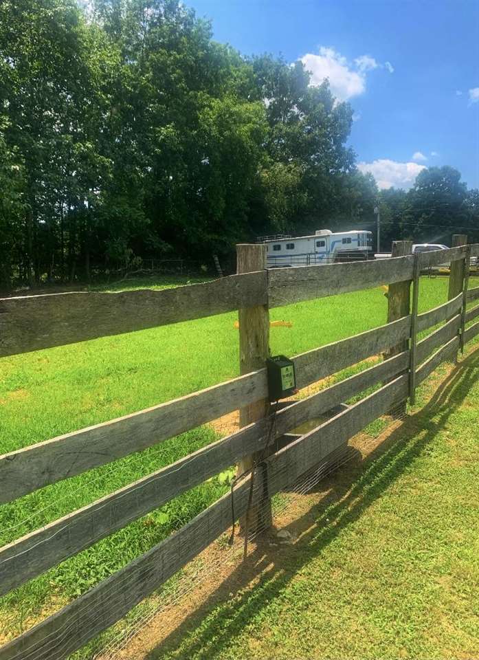 1212 Natural Bridge Road Waynesboro, TN 38485 - Photo 5 of 25 Gallery Image 5