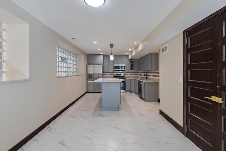 444 East 48th Street, Unit B2 Chicago, IL 60615 - Photo 9 of 17