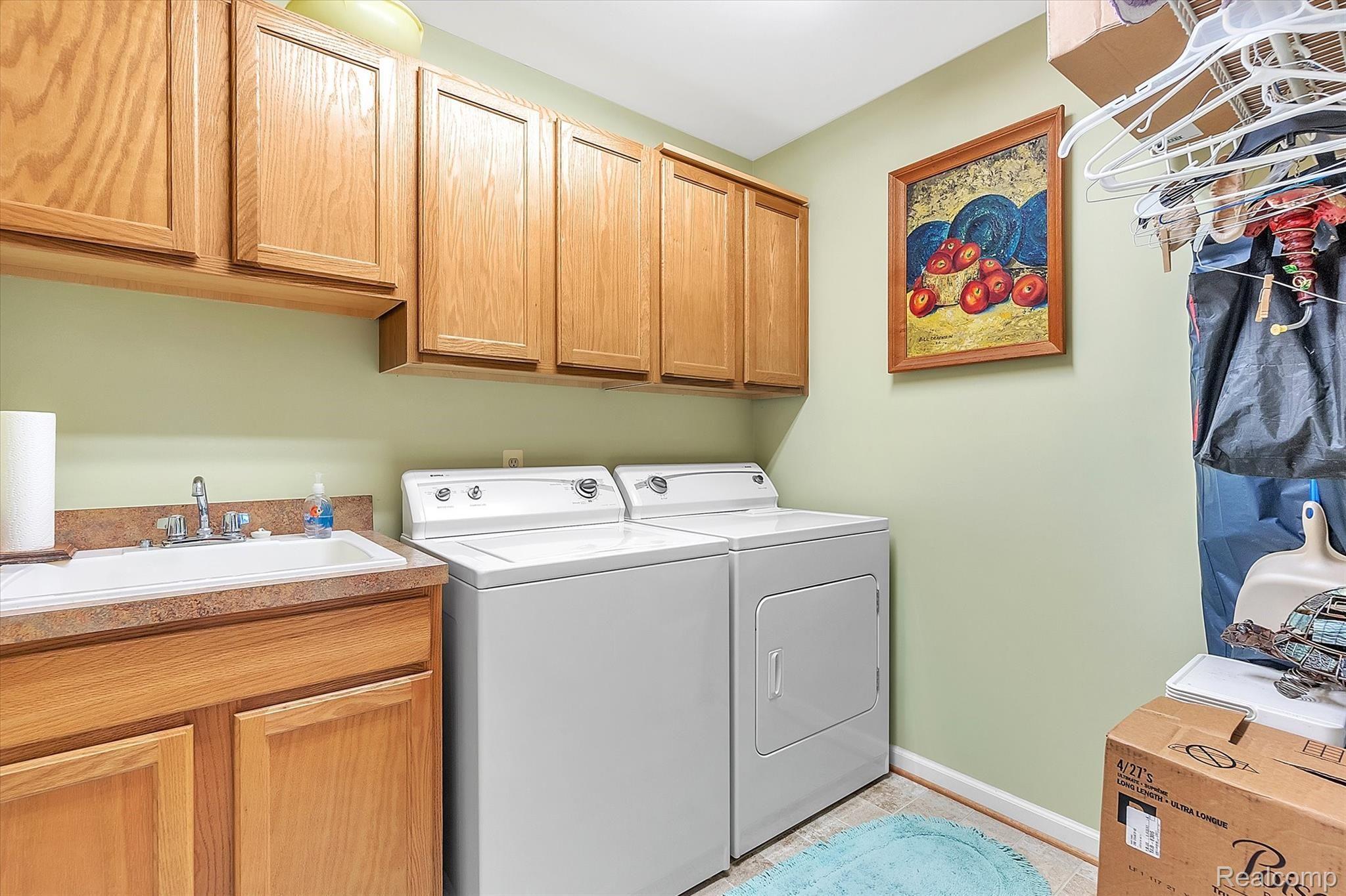 2350 Granger Road Oxford, MI 48371 - Photo 57 of 85 Living quarters above second garage- laundry room