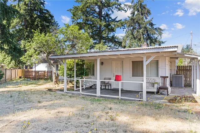 a view of a house with a outdoor space