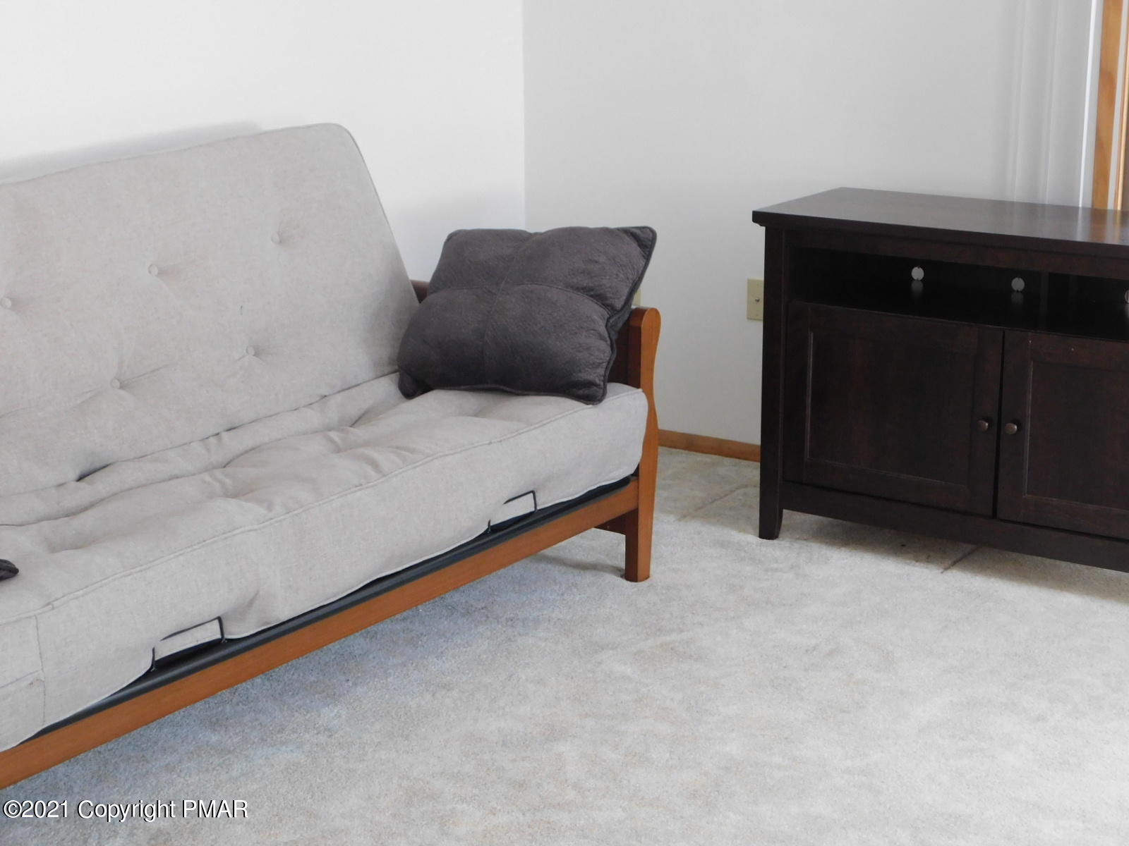 48 Robertson Road Jim Thorpe, PA 18229 - Photo 15 of 25 LOFT FUTON