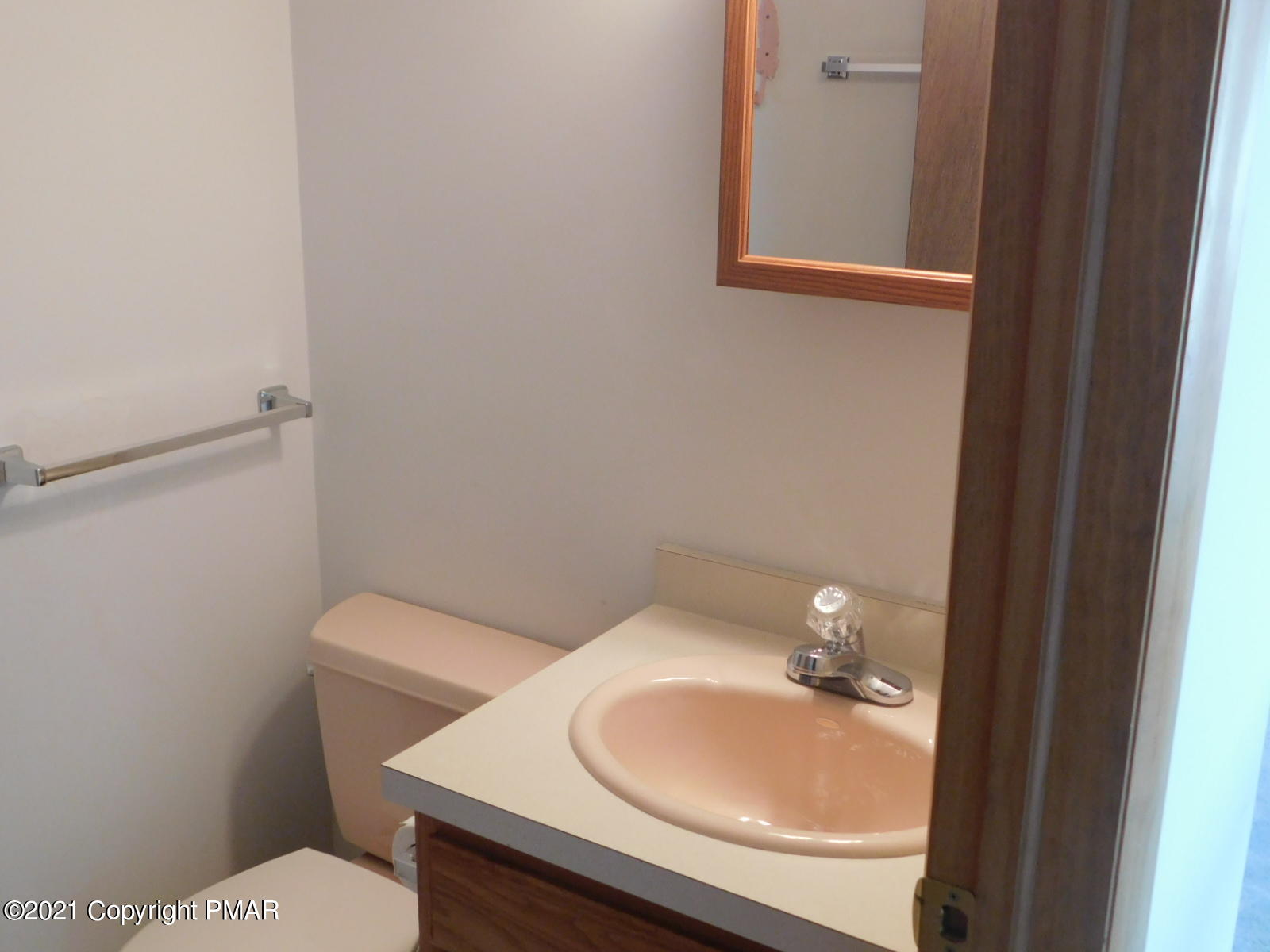 48 Robertson Road Jim Thorpe, PA 18229 - Photo 17 of 25 BATHROOM