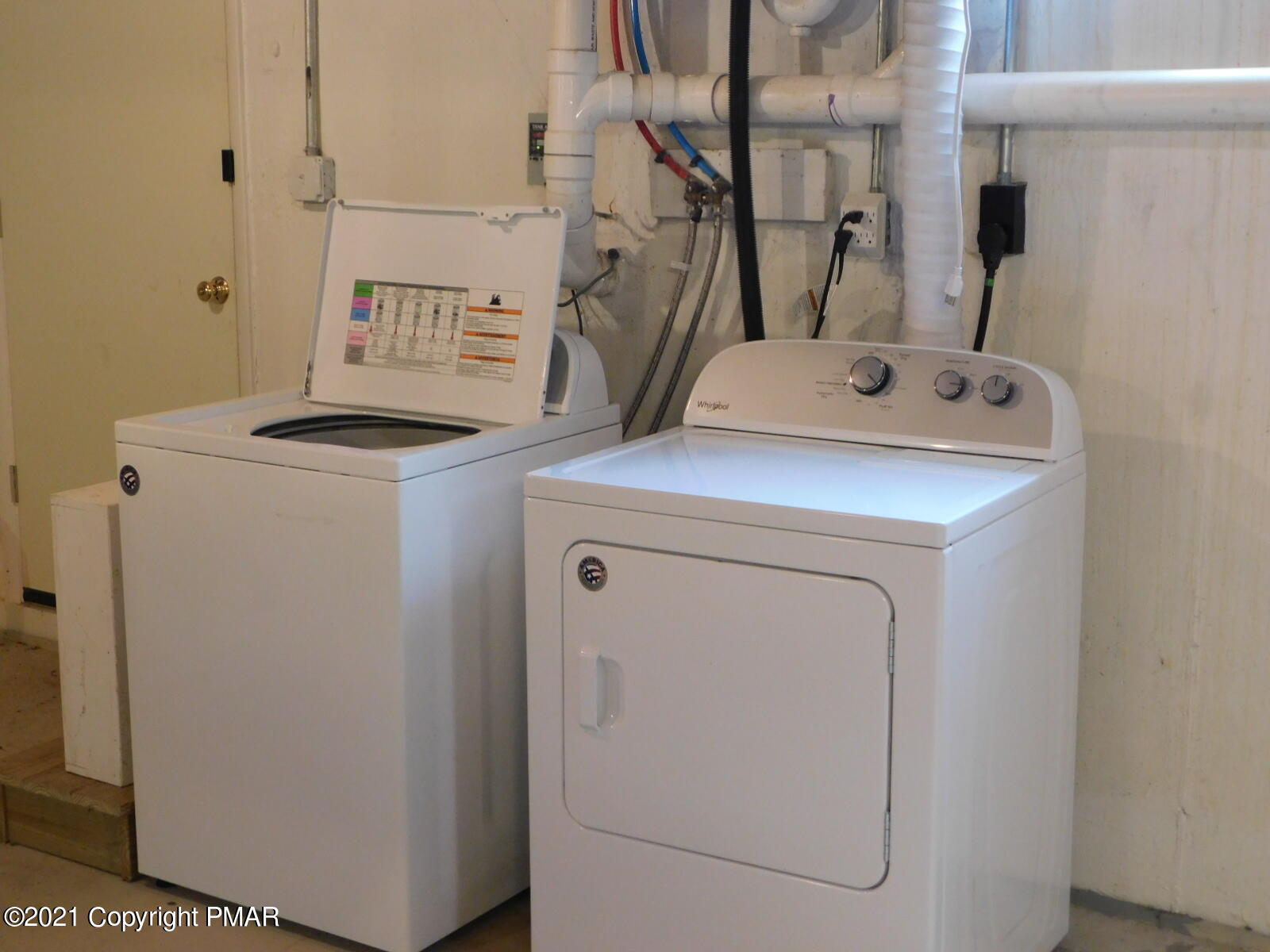 48 Robertson Road Jim Thorpe, PA 18229 - Photo 19 of 25 WASHER DRYER