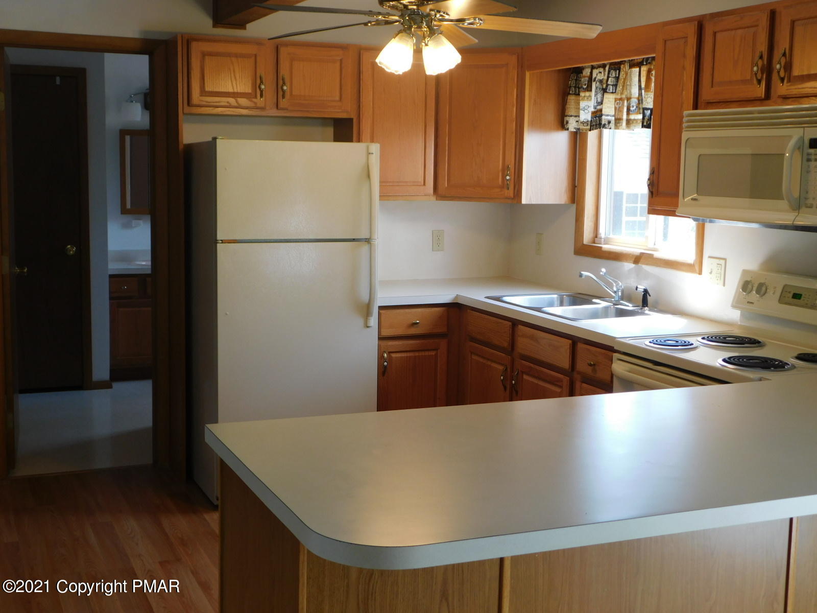 48 Robertson Road Jim Thorpe, PA 18229 - Photo 7 of 25 KITCHEN