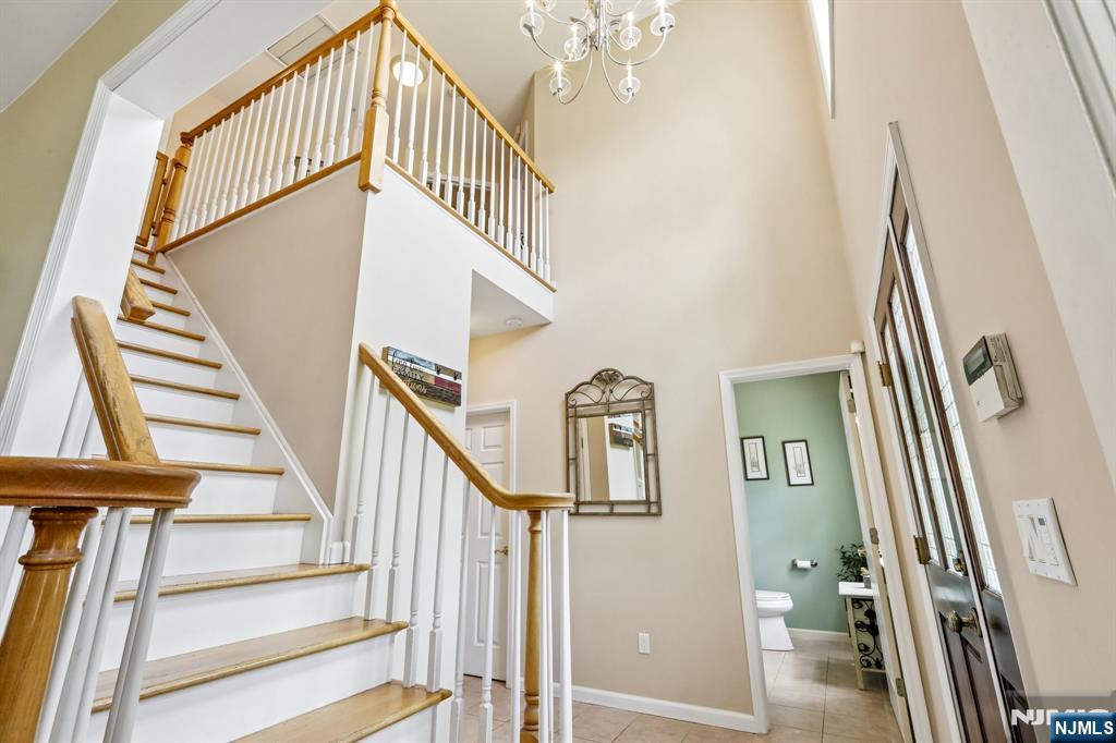 55 Sand Road Fairfield, NJ 07004 - Photo 2 of 30