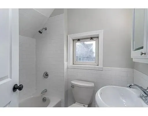 $2,400 | 17 Tower Street, Unit 2, Lynn, MA 01905