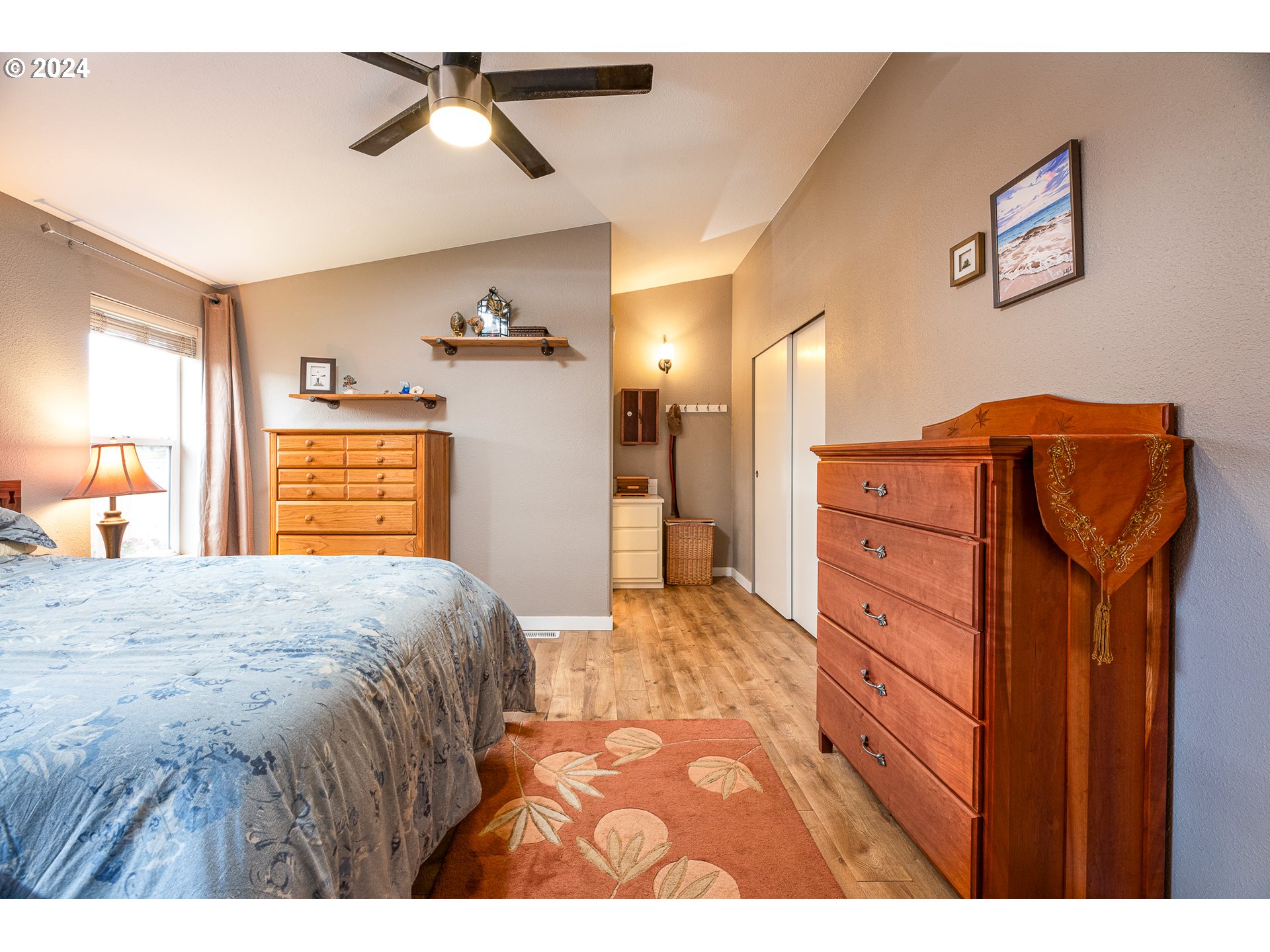 434 39th Street Springfield, OR 97478 - Photo 17 of 28 a bedroom with a bed and a mirror