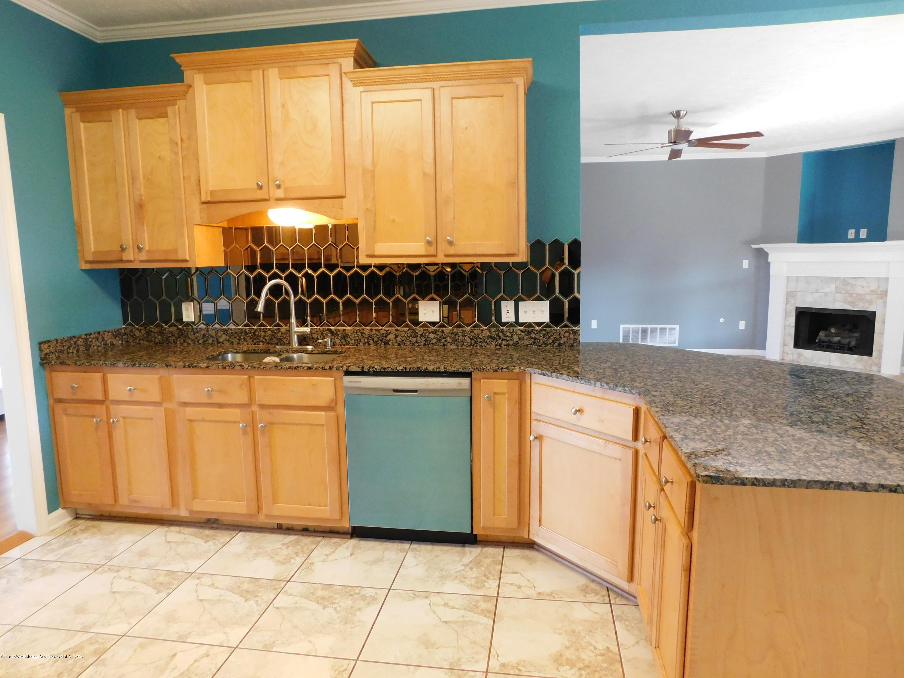 6103 Coleman Road Olive Branch, MS 38654 - Photo 12 of 42 kitchen