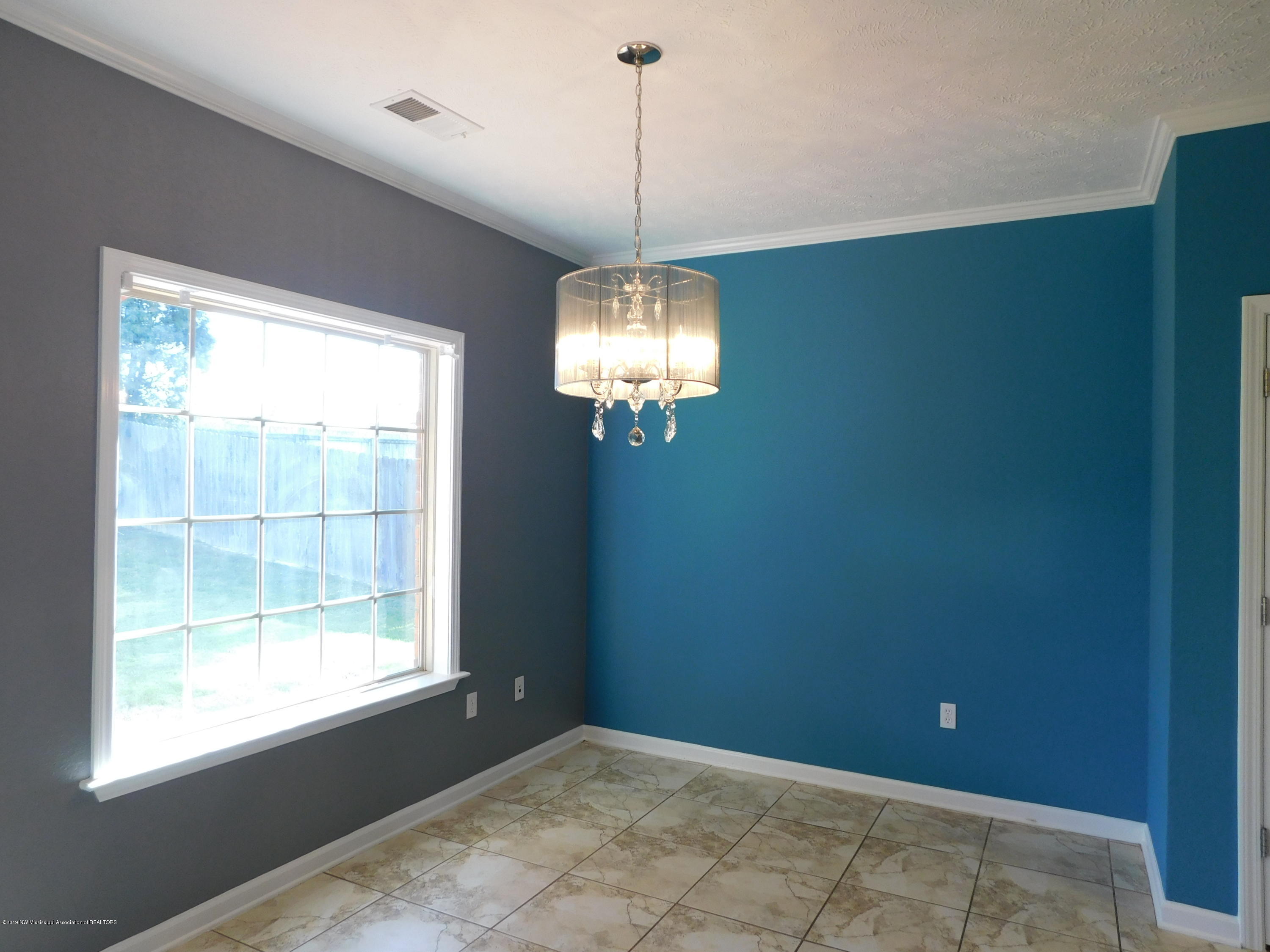 6103 Coleman Road Olive Branch, MS 38654 - Photo 15 of 42 breakfast room