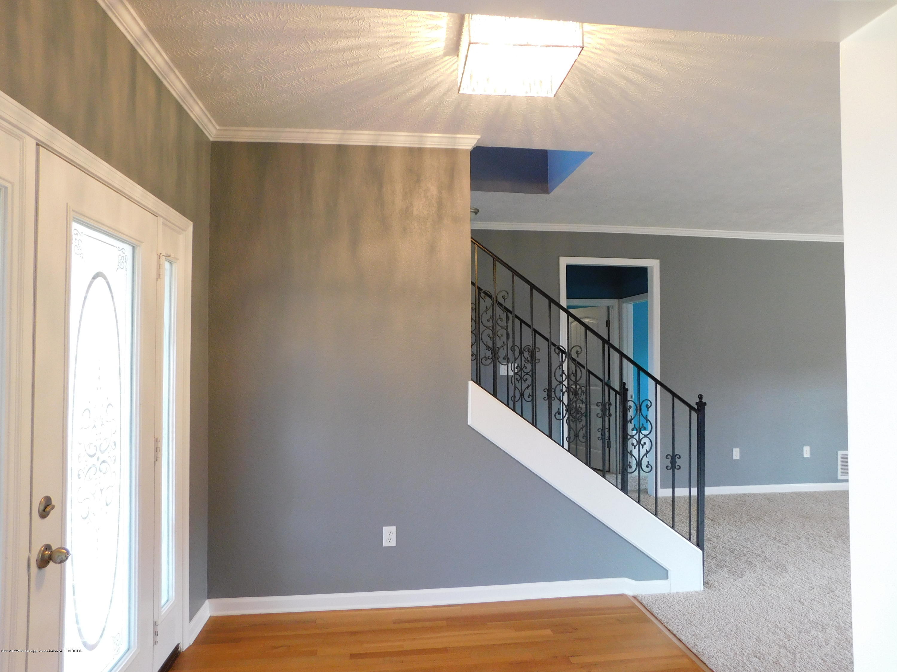 6103 Coleman Road Olive Branch, MS 38654 - Photo 21 of 42 stairs