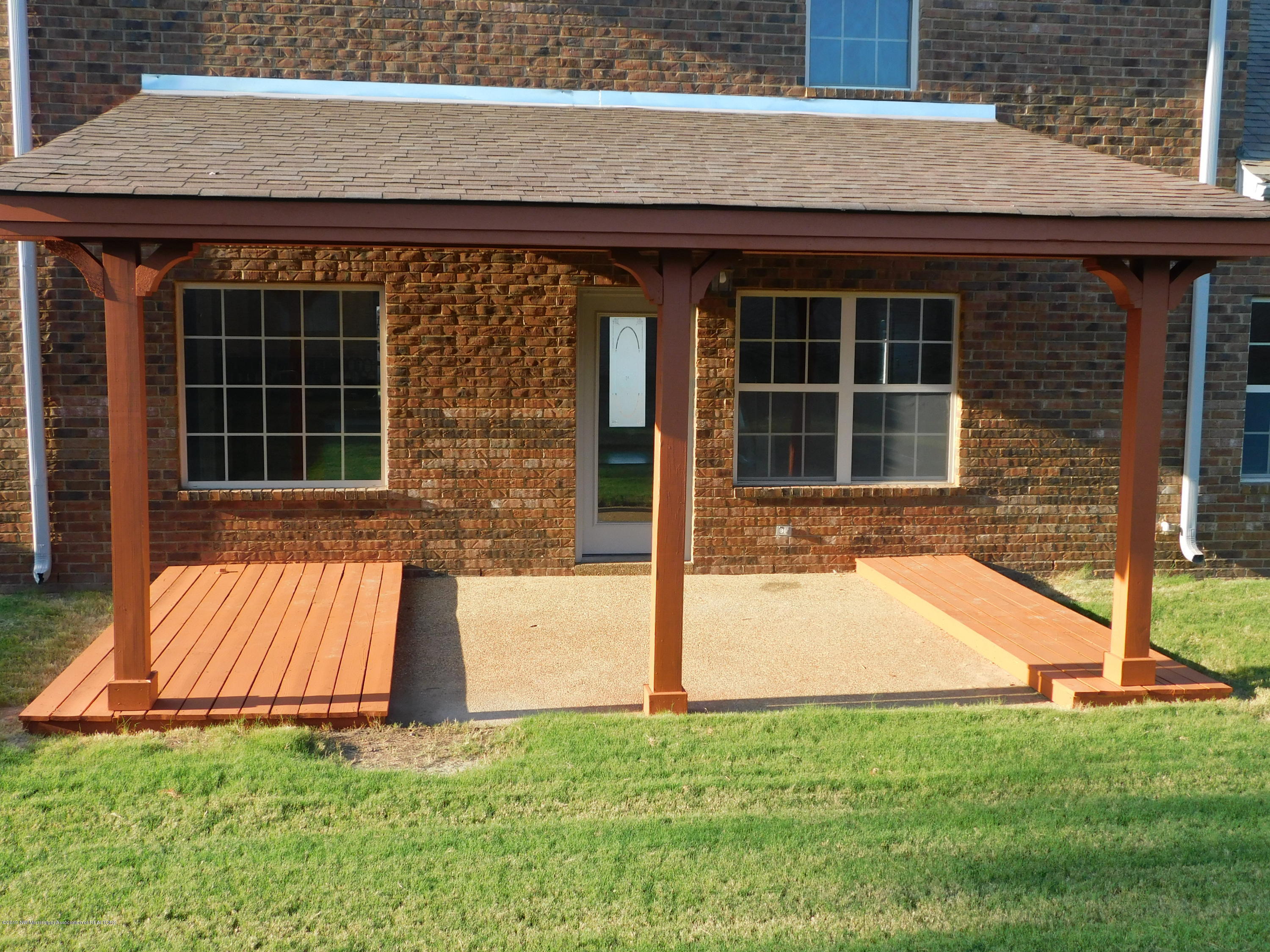 6103 Coleman Road Olive Branch, MS 38654 - Photo 36 of 42 covered patio