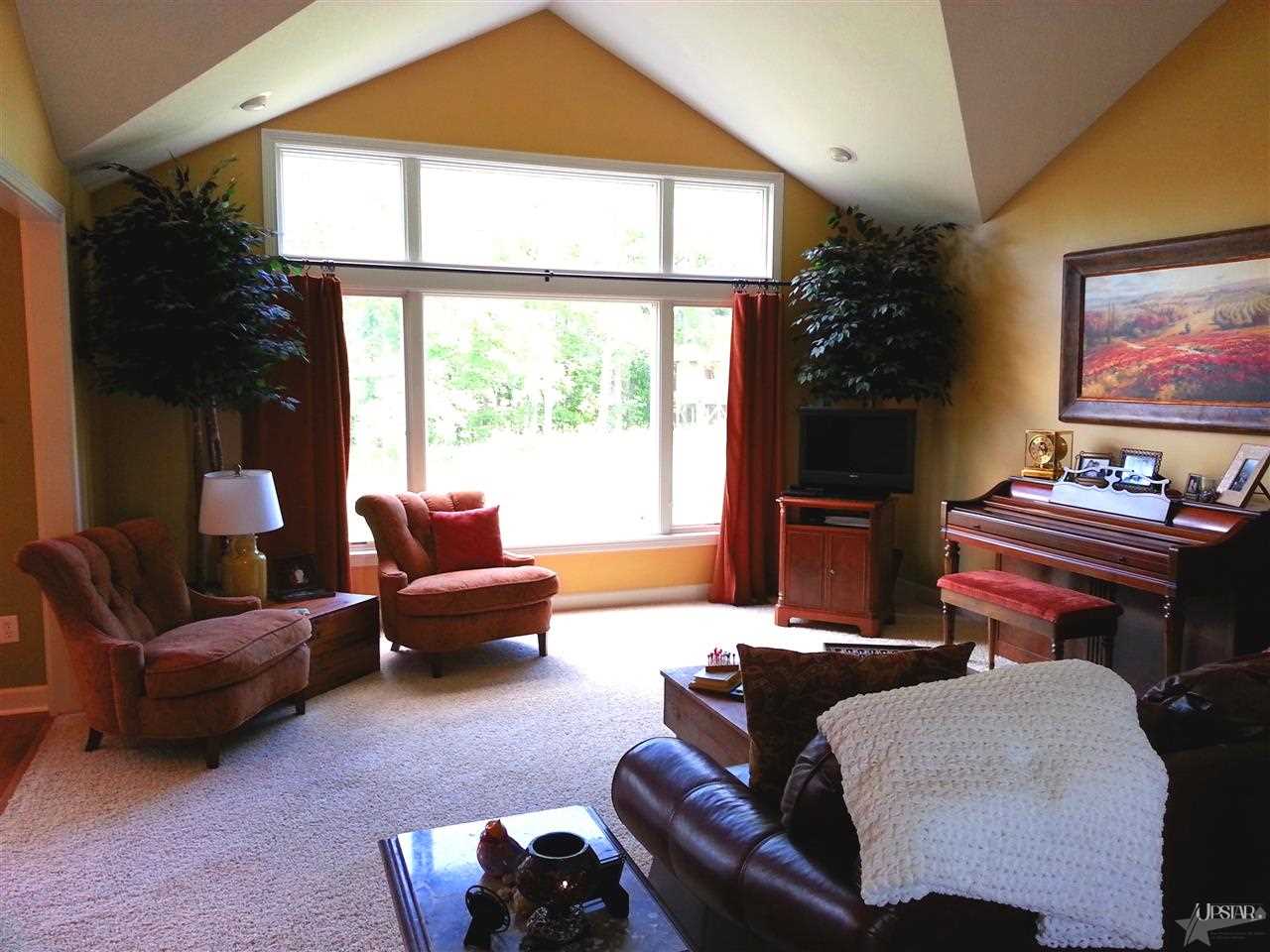 18006 Wesley Chapel Road Churubusco, IN 46723 - Photo 4 of 25 Gallery Image 4