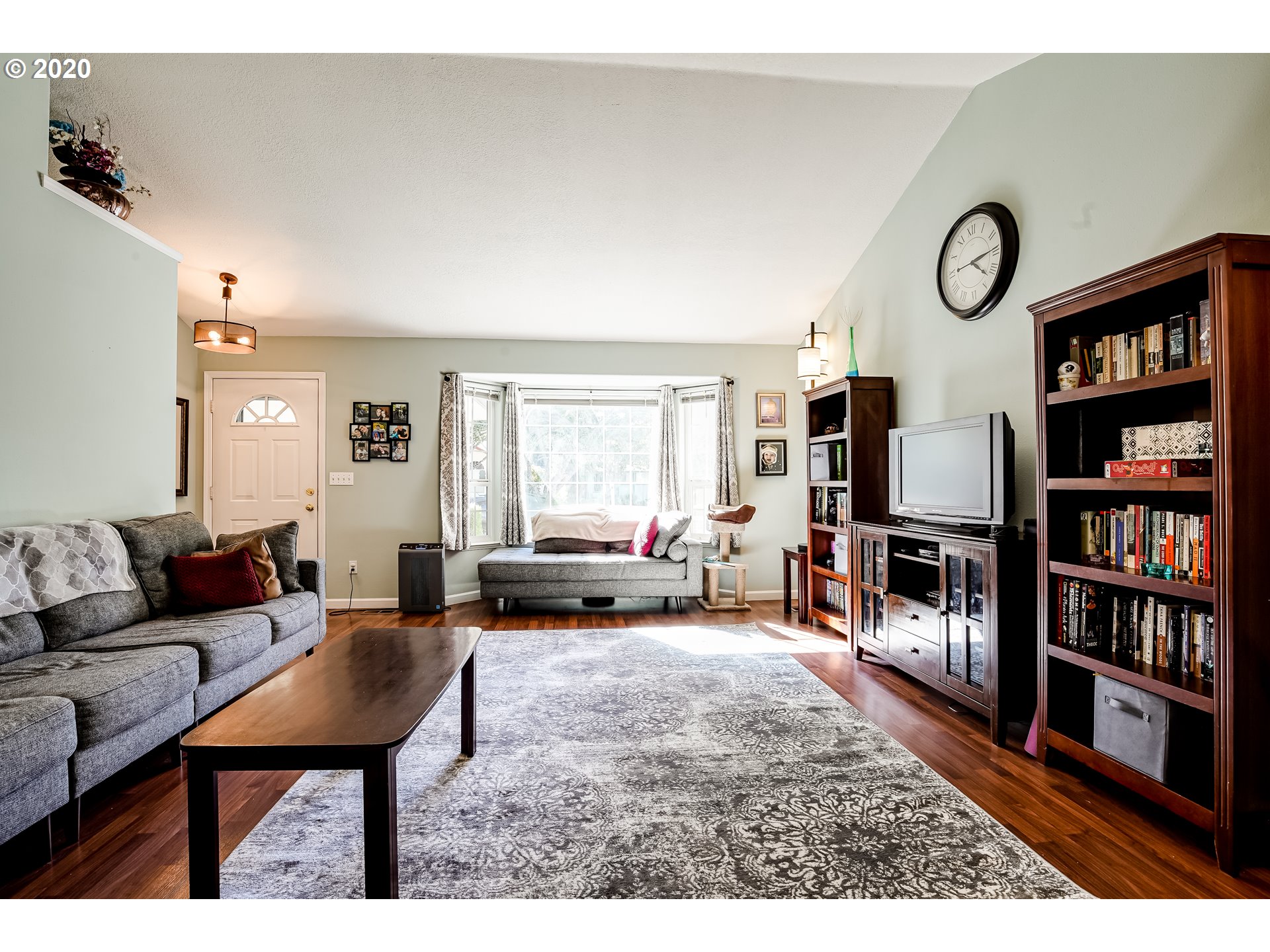 591 68th Place Springfield, OR 97478 - Photo 6 of 31 a living room with furniture and a book shelf