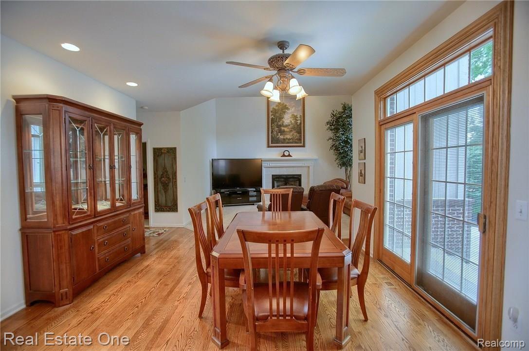 2054 Baron Rochester, MI 48307 - Photo 17 of 32 Breakfast_Nook.jpg