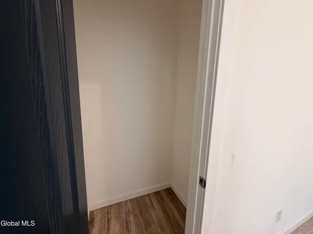 $1,200 | 25 Lefferts Street, Unit UP, Amsterdam, NY 12010